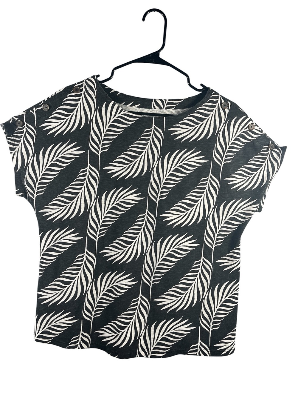 Croft & Barrow Black & White Leaf Print Cap Sleeve Blouse Top Womens Size Medium